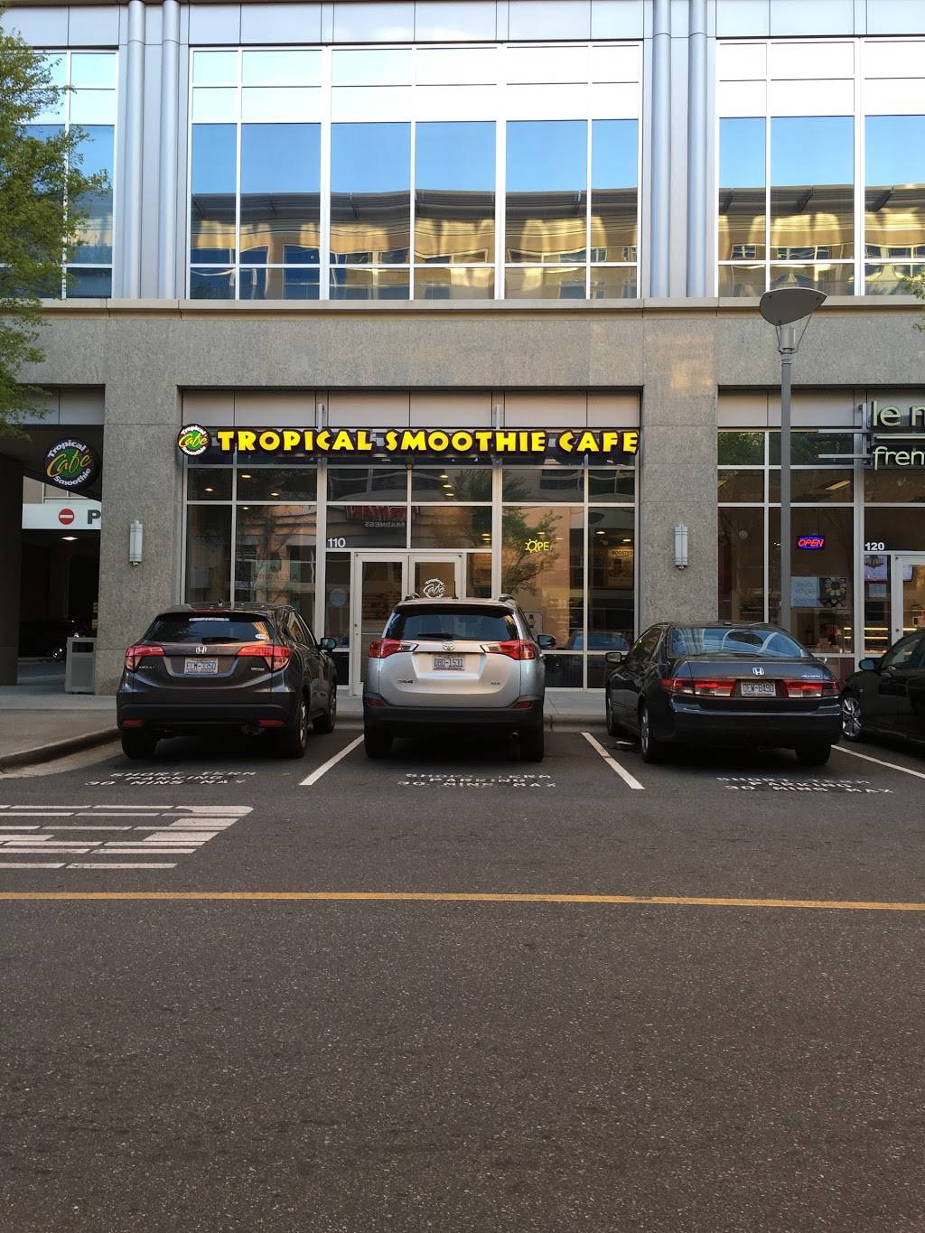 Tropical Smoothie Cafe | restaurant | 601 S Kings Dr E, Charlotte, NC 28204, USA | 9802374813 OR +1 980-237-4813