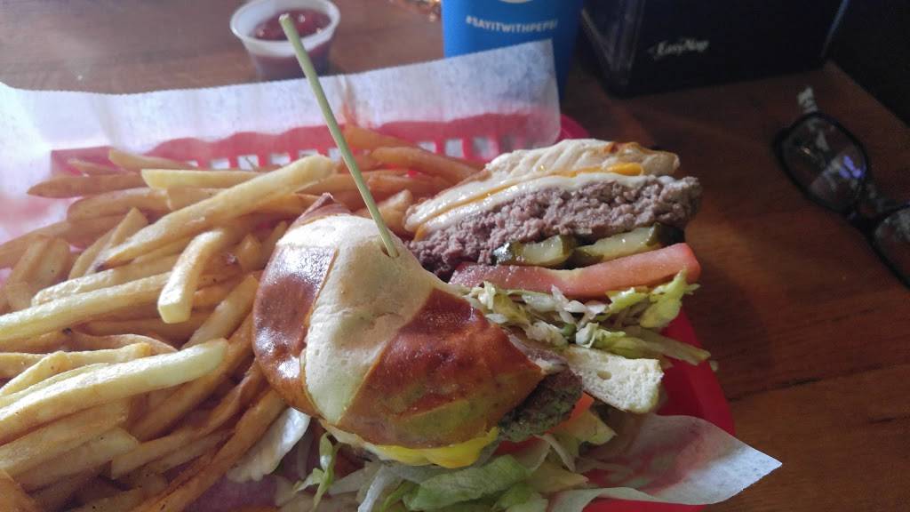 Charleston Burger Company | restaurant | 2875 Ashley River Rd, Charleston, SC 29414, USA | 8436373324 OR +1 843-637-3324