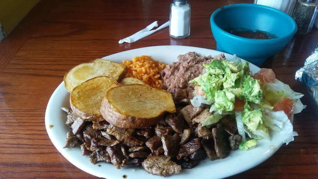 Susanas Mexican Restaurant And Catering | restaurant | 2223 S Zarzamora St, San Antonio, TX 78207, USA | 2103689340 OR +1 210-368-9340