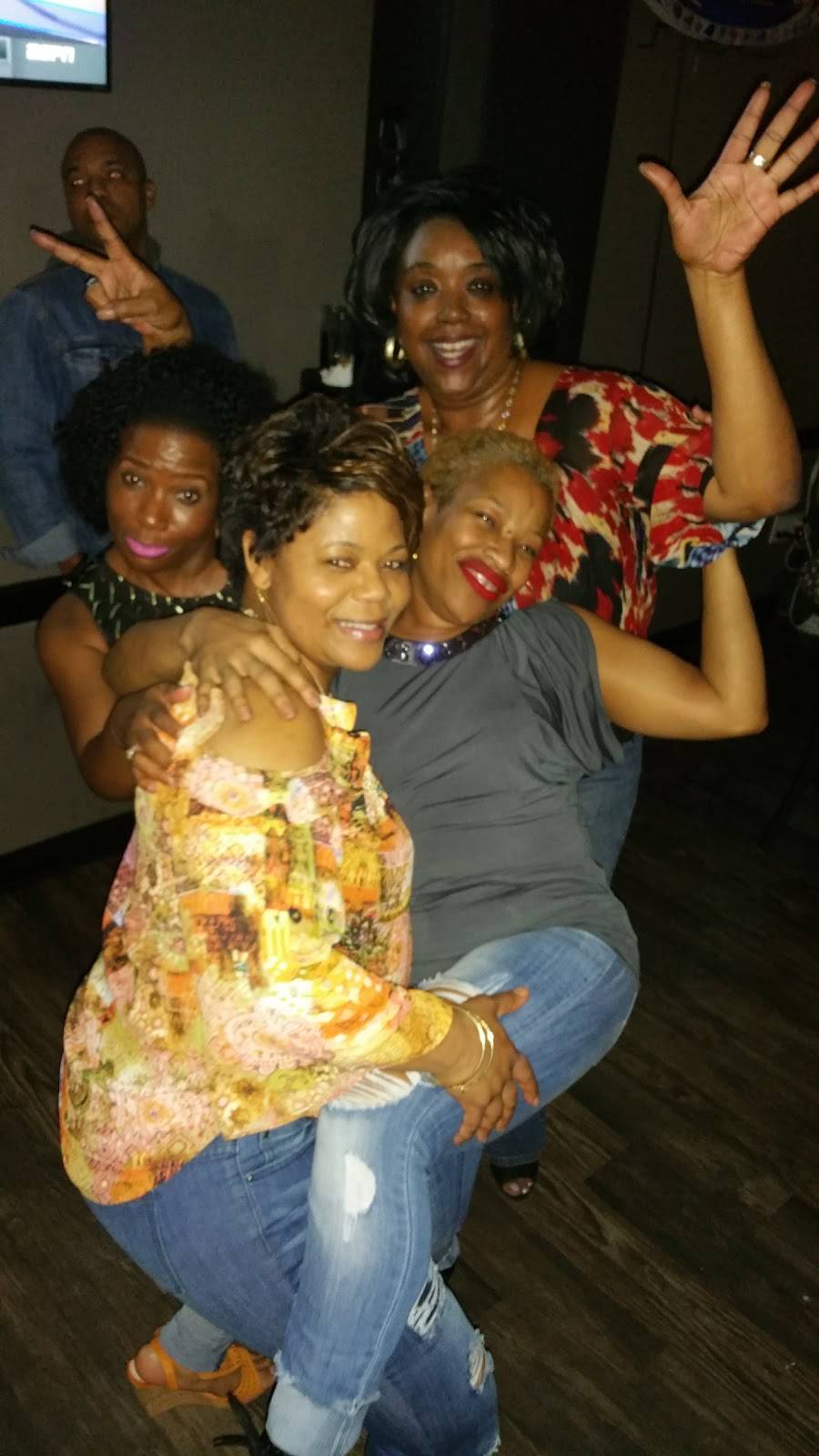 Legends Bar & Grill | restaurant | 700 S Cockrell Hill Rd Suite 100, Duncanville, TX 75137, USA | 9722989991 OR +1 972-298-9991