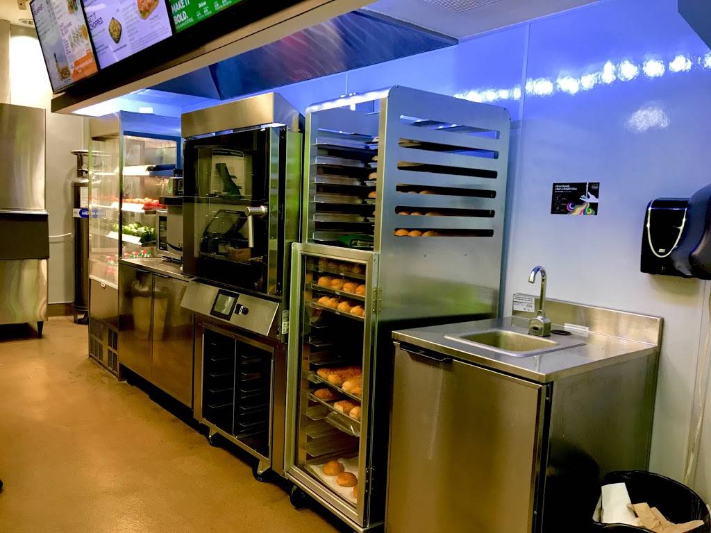 Subway Restaurants | restaurant | 3017 Edinger Ave, Tustin, CA 92780, USA | 9497867297 OR +1 949-786-7297