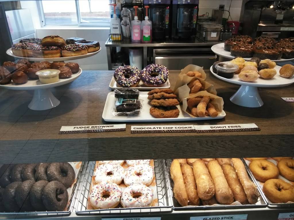 Dunkin | bakery | 588 Washington St, Quincy, MA 02169, USA | 6178475326 OR +1 617-847-5326