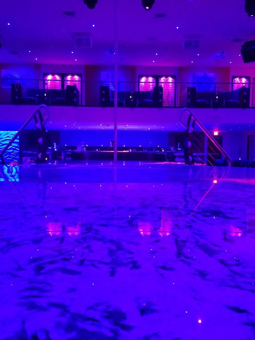 Christies Cabaret Phoenix | night club | 44 N 32nd St, Phoenix, AZ 85034, USA | 6022753095 OR +1 602-275-3095