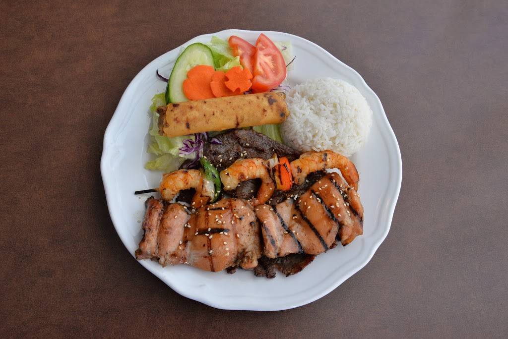 Chez Kim | restaurant | 4826 Boulevard des Laurentides, Laval, QC H7K 2J5, Canada | 4506252658 OR +1 450-625-2658