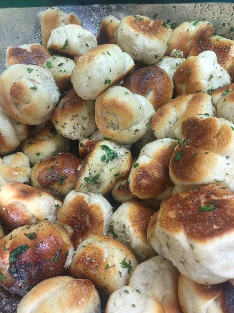 FAMILY Pizza | meal delivery | 5201, 5119 Avenue U, Brooklyn, NY 11234, USA | 3474624150 OR +1 347-462-4150