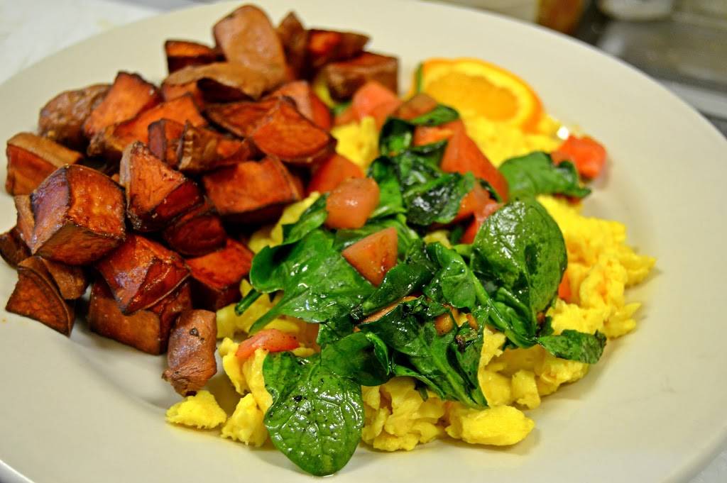 Maxis Restaurant | restaurant | 47 N Main St, Waterbury, VT 05676, USA | 8022440910 OR +1 802-244-0910