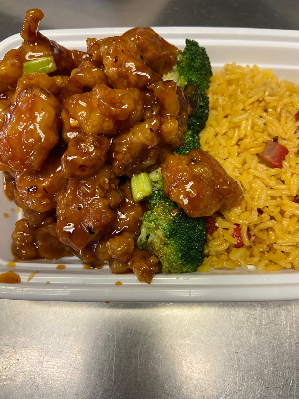 Yip Szechuan Chinese Restaurant | restaurant | 65-41 Myrtle Ave, Queens, NY 11385, USA | 7183861945 OR +1 718-386-1945