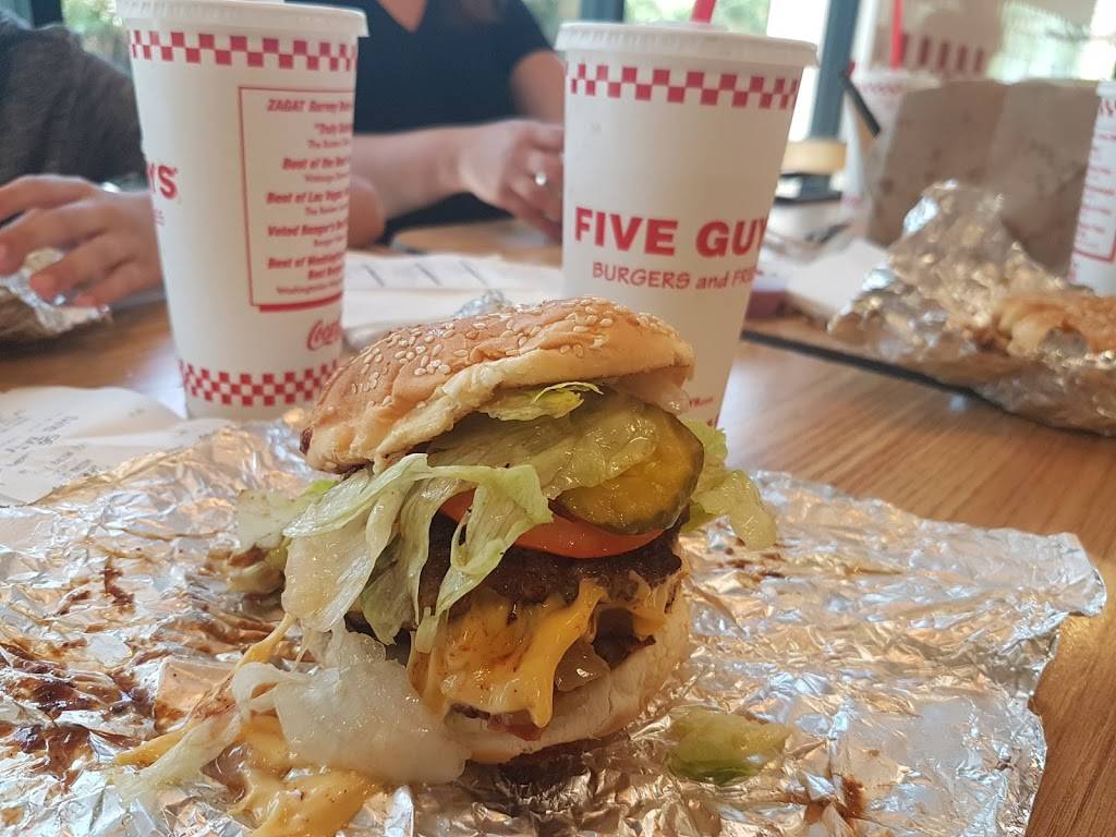 Five Guys | meal takeaway | 1410 Pine Ridge Rd, Naples, FL 34109, USA | 2392615603 OR +1 239-261-5603