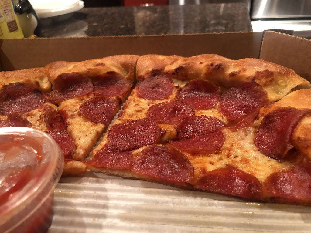 Pizza Hut | restaurant | 15250 TX-105 Suite 154, Montgomery, TX 77356, USA | 9365886600 OR +1 936-588-6600