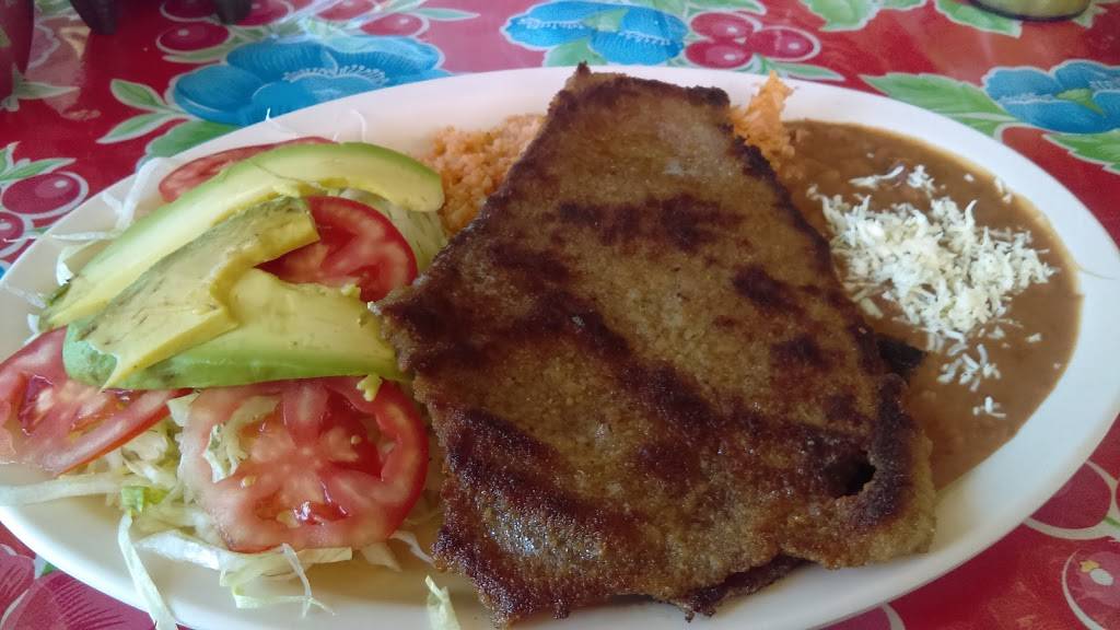 La Esquinita Restaurante | restaurant | Mariano Verdugo 151, 17 de Agosto, 22707 Rosarito, B.C., Mexico | 016616127725 OR +52 661 612 7725