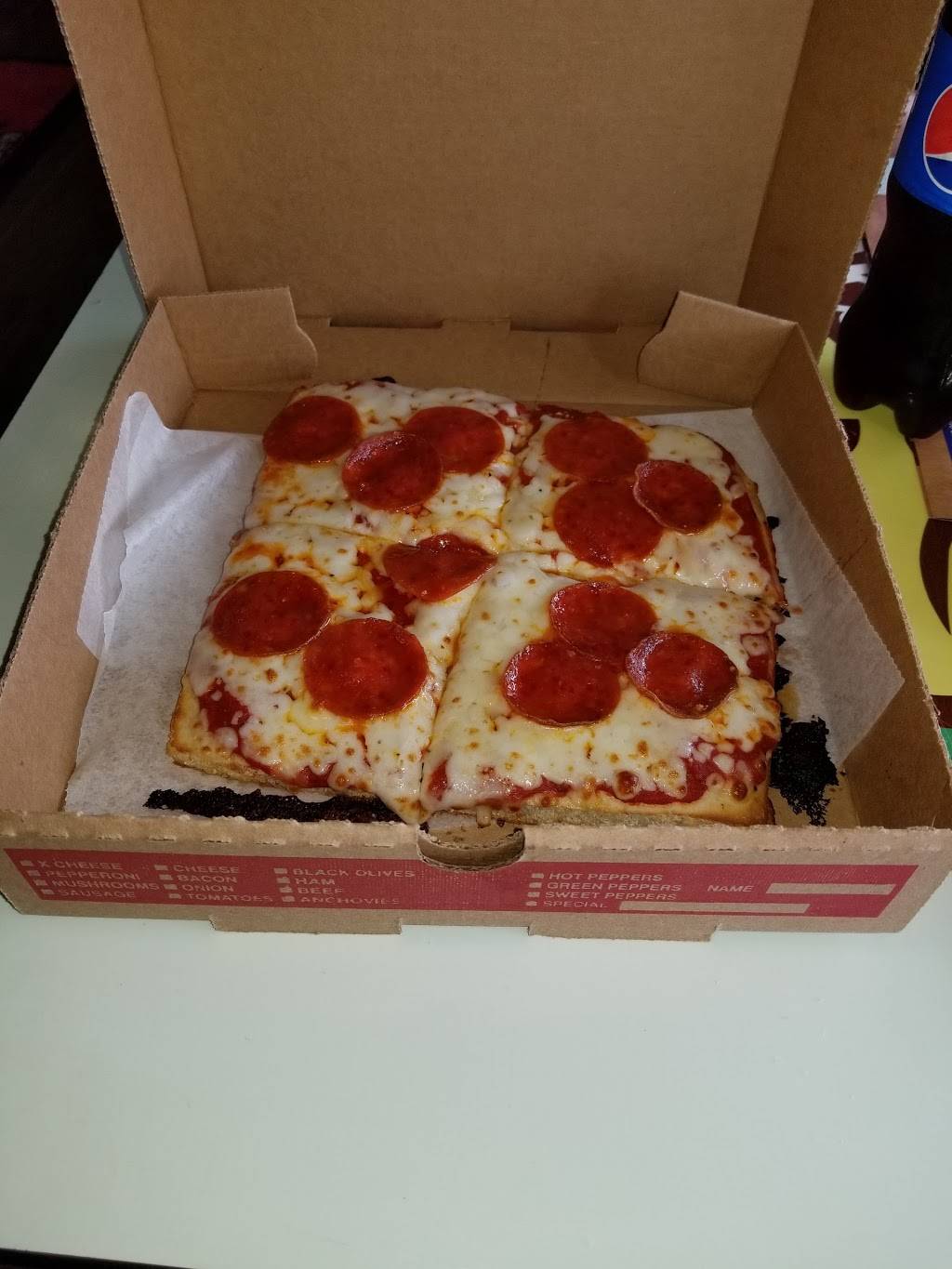 Foxs Pizza Den | restaurant | 6091 Steubenville Pike, McKees Rocks, PA 15136, USA | 4127881616 OR +1 412-788-1616