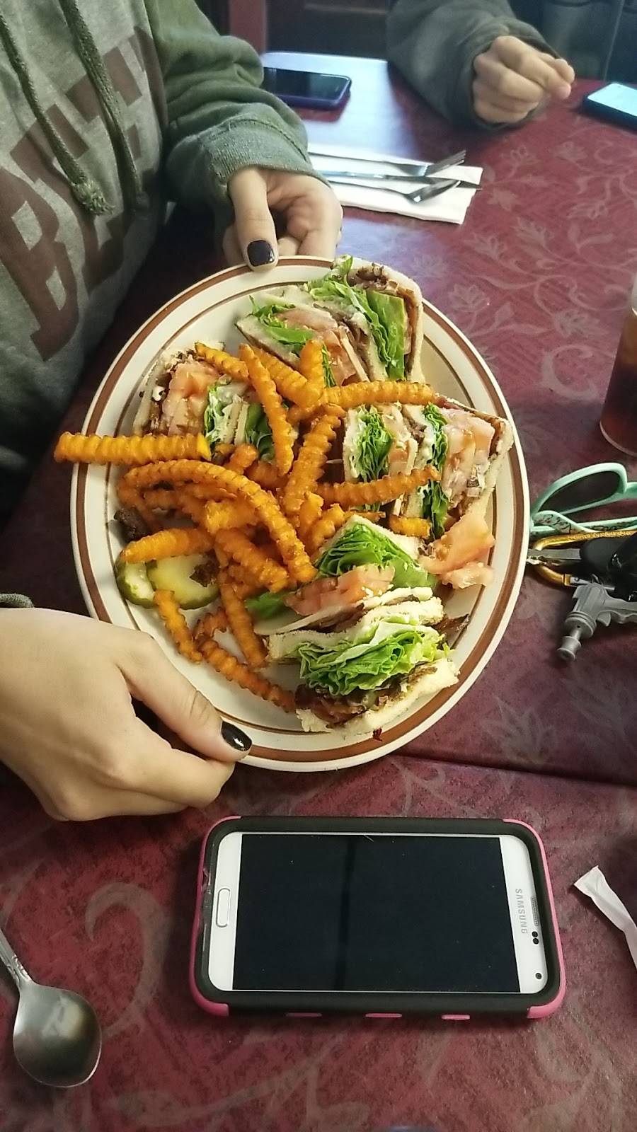 Perrys Main Street Eatery | restaurant | 253 Main St #1, Poultney, VT 05764, USA | 8022875188 OR +1 802-287-5188