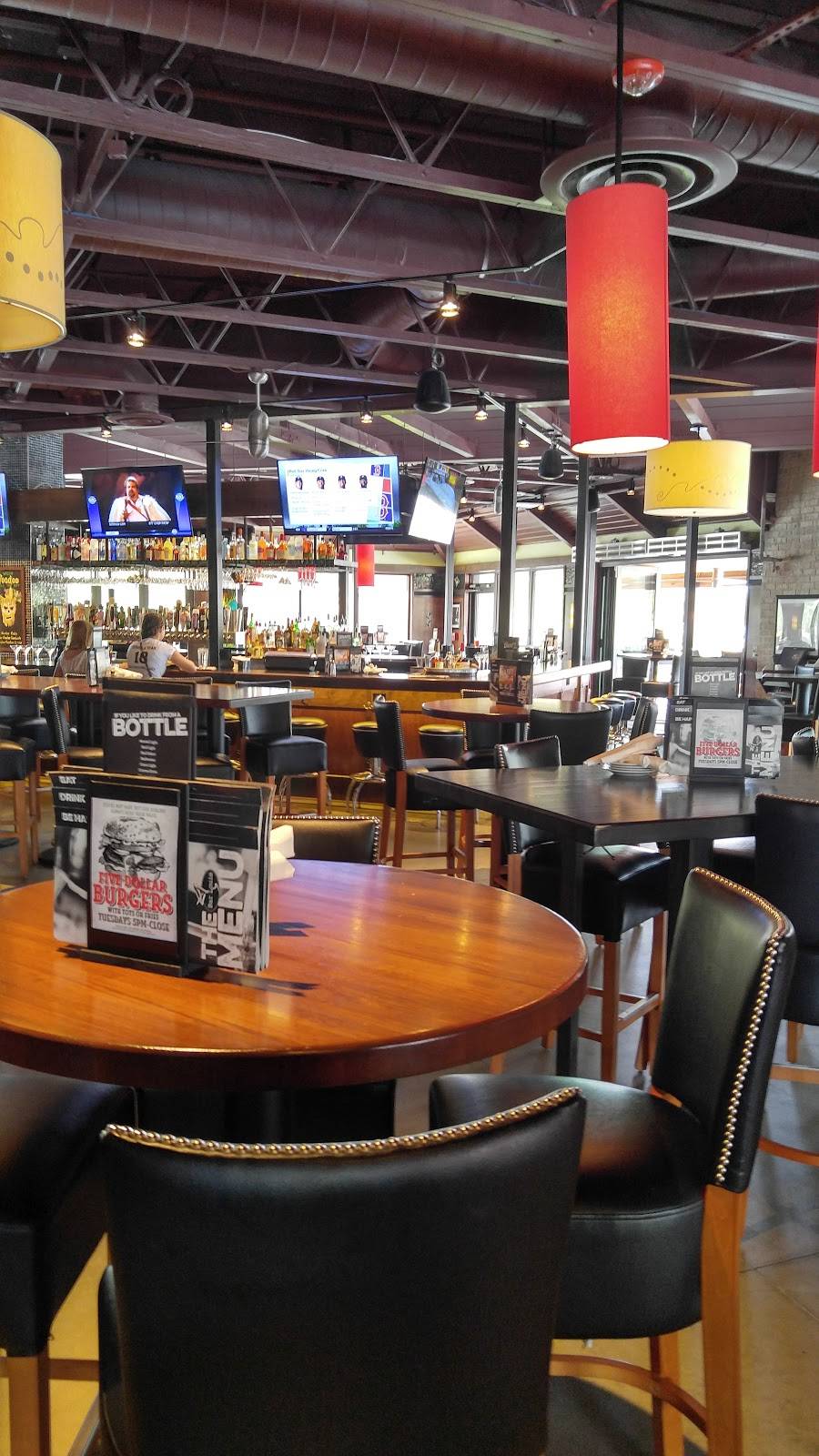 Bar Louie - Orlando Gateway | night club | 7015 S Semoran Blvd, Orlando, FL 32822, USA | 4078457080 OR +1 407-845-7080