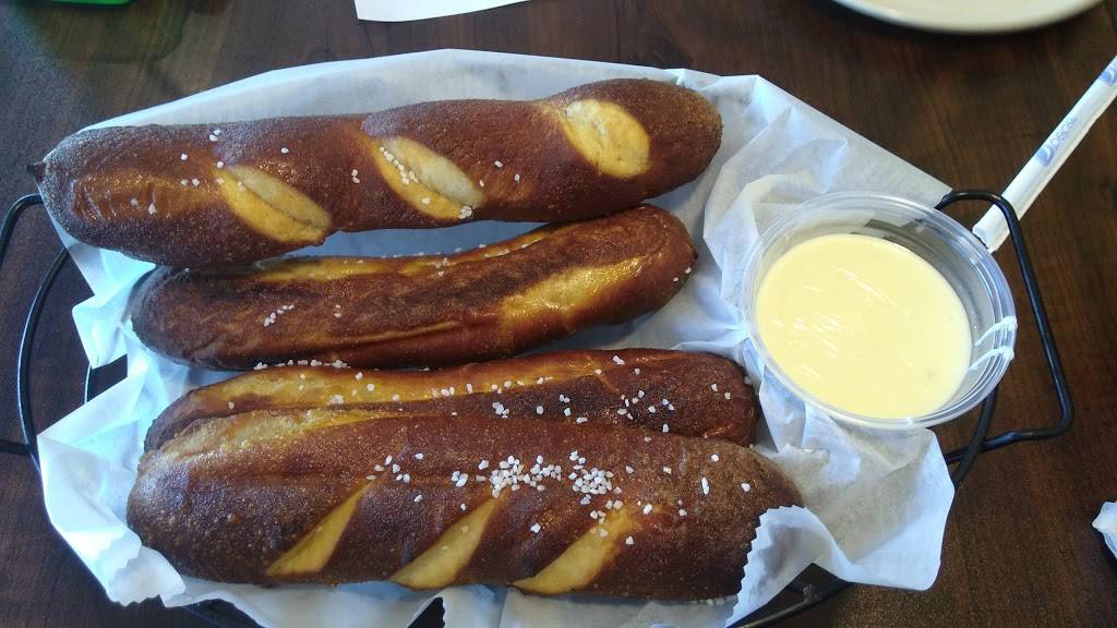 Cozs Pizza | restaurant | 1405 East Village Parkway, Mt Zion, IL 62549, USA | 2178641311 OR +1 217-864-1311