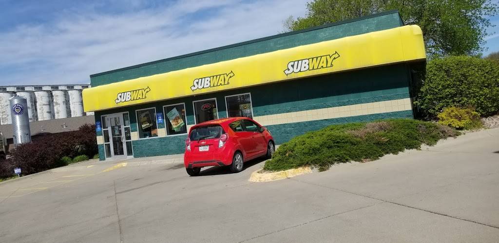 Subway | meal takeaway | 3245 S 10th St, Lincoln, NE 68502, USA | 4024219191 OR +1 402-421-9191