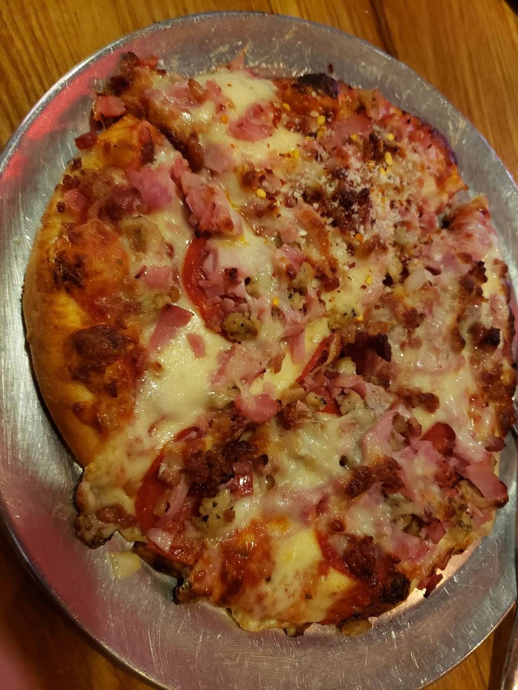 Hoops Pub & Pizza | restaurant | 1029, 516 Main St, Peoria, IL 61602, USA | 3096370525 OR +1 309-637-0525