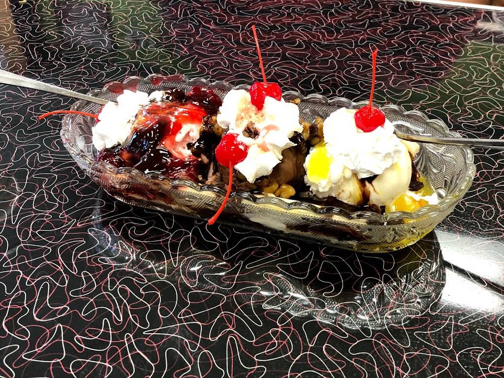 Irwins Fountain | restaurant | 4300 Indian River Rd, Chesapeake, VA 23325, USA | 7572000220 OR +1 757-200-0220