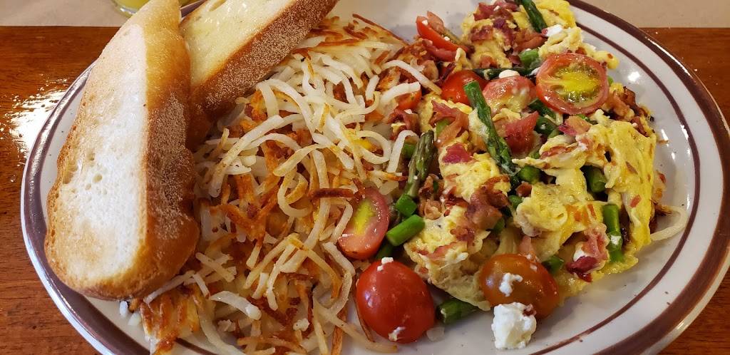 B&B Dockside | meal takeaway | 19 Margin St, Westerly, RI 02891, USA | 4013152520 OR +1 401-315-2520