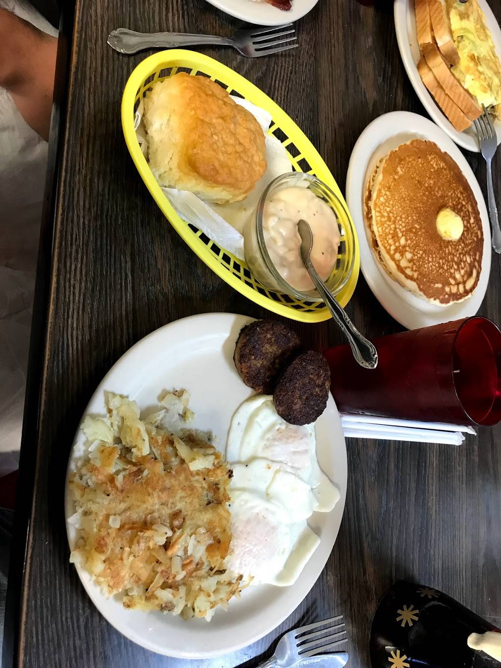 Ernies Country Kitchen | restaurant | 211 S Madison St, Malden, MO 63863, USA | 5732764255 OR +1 573-276-4255