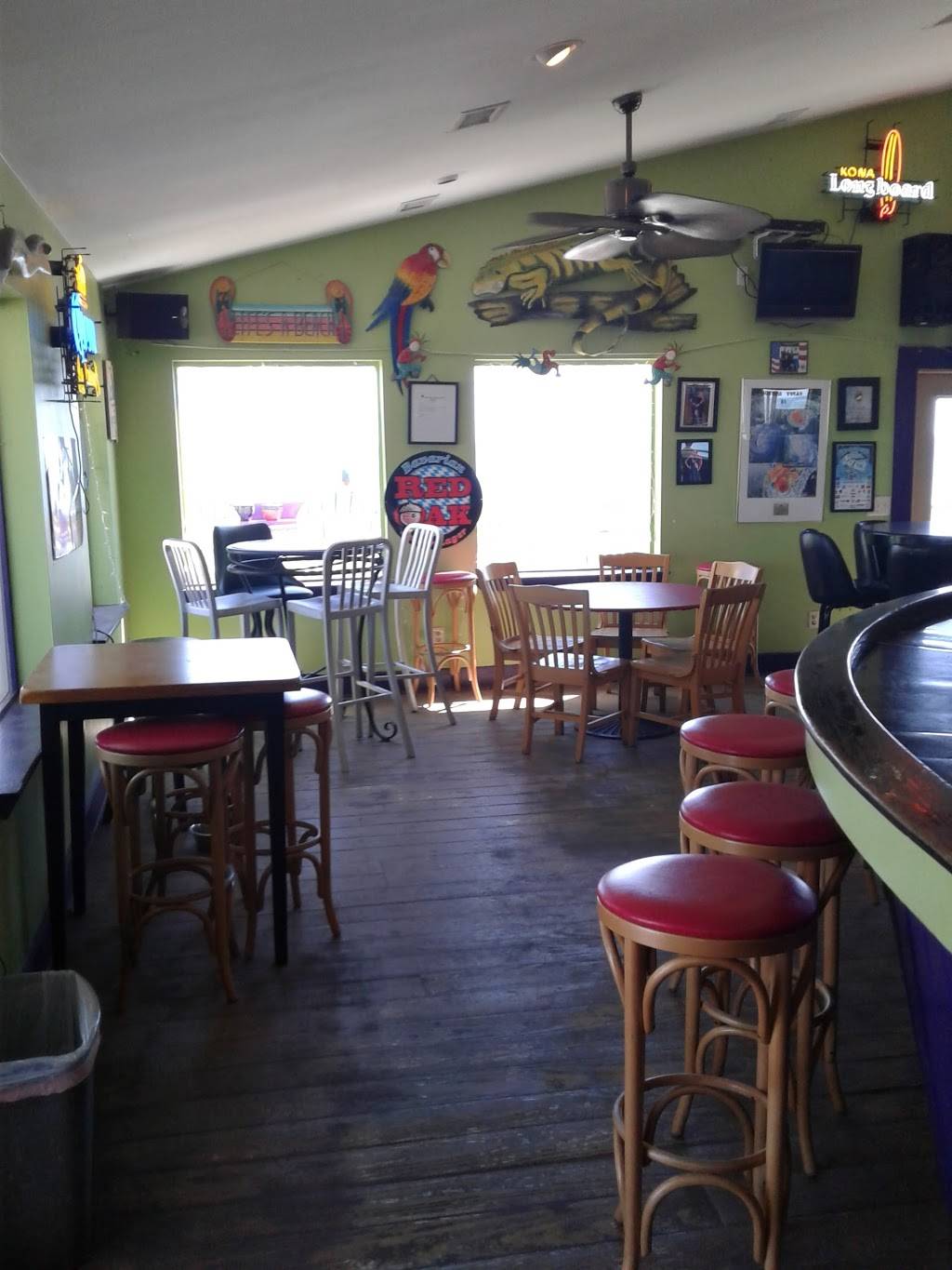 High Tide Lounge | restaurant | 1800 Carolina Beach Ave N, Carolina Beach, NC 28428, USA | 9104580807 OR +1 910-458-0807