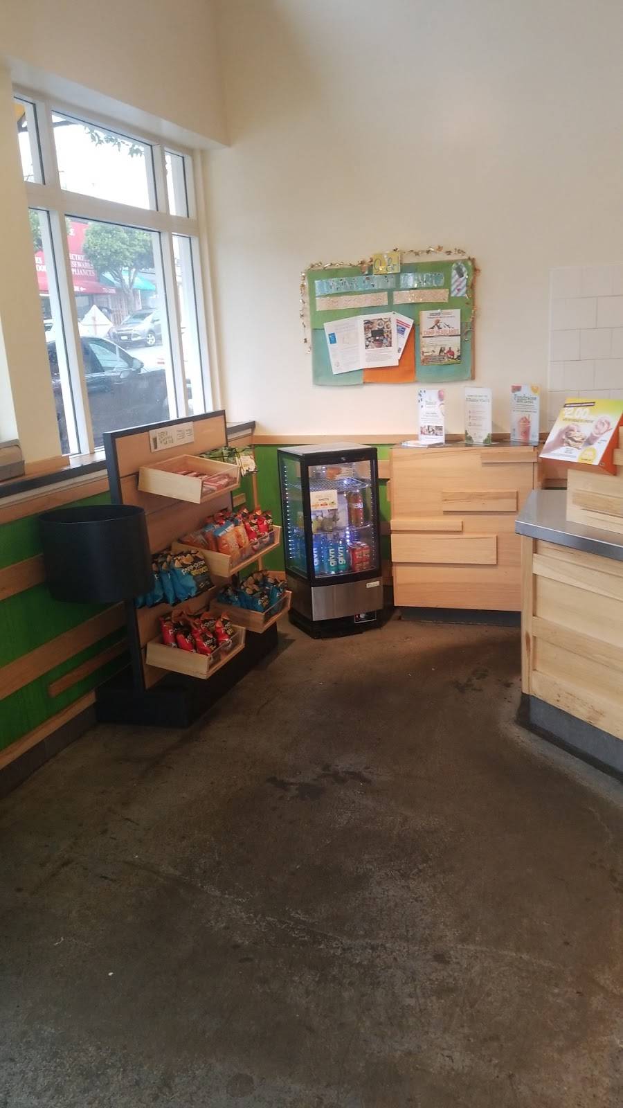 Jamba Juice 9th & Irving | restaurant | 1300 9th Ave, San Francisco, CA 94122, USA | 4156822202 OR +1 415-682-2202