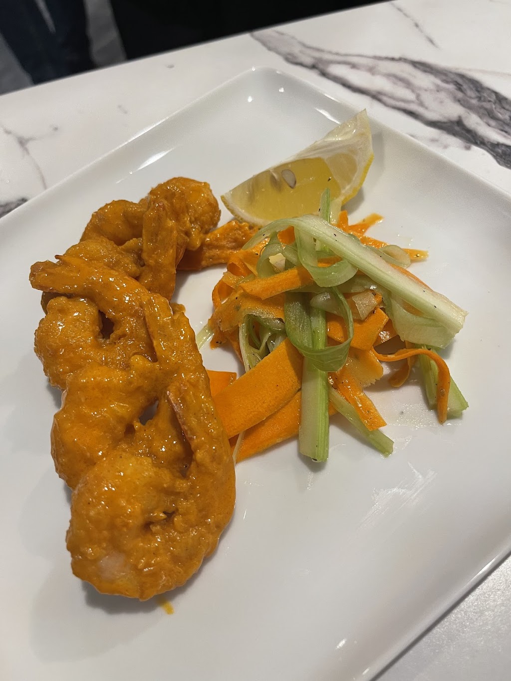 Diamond Hook Restaurant | restaurant | 1450 W Webster Ave, Chicago, IL 60614, USA | 7736879057 OR +1 773-687-9057