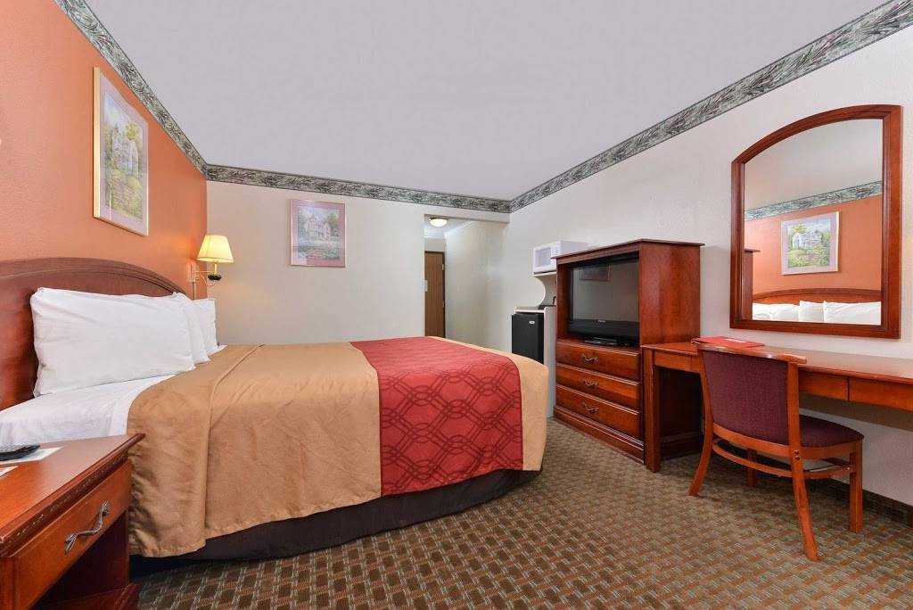 Econo Lodge Inn & Suites | restaurant | 3475 Hwy 99 W, Corning, CA 96021, USA | 5308242000 OR +1 530-824-2000
