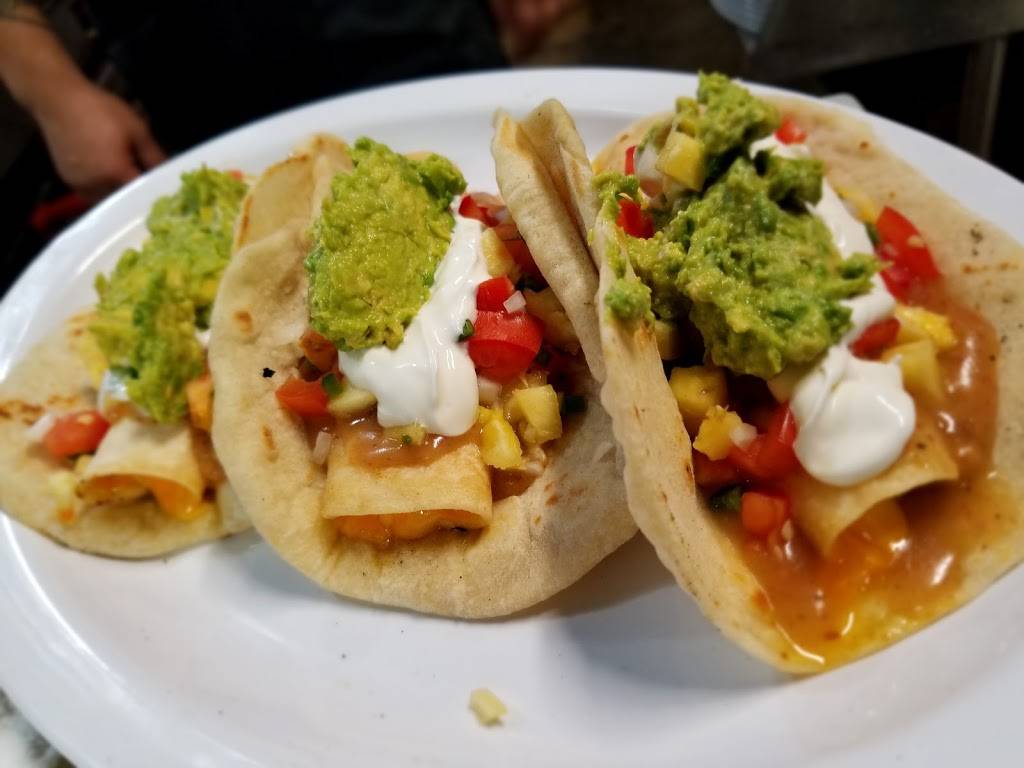 Carnitas Mexican Restaurant | restaurant | 1310 S WW White Rd, San Antonio, TX 78220, USA | 2103596800 OR +1 210-359-6800