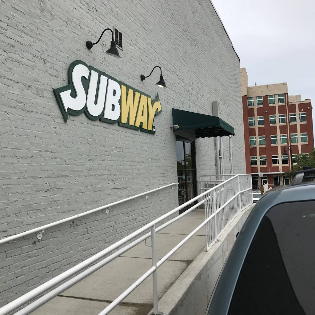 Subway | restaurant | 156 Magnolia St, Spartanburg, SC 29306, USA | 8645850133 OR +1 864-585-0133