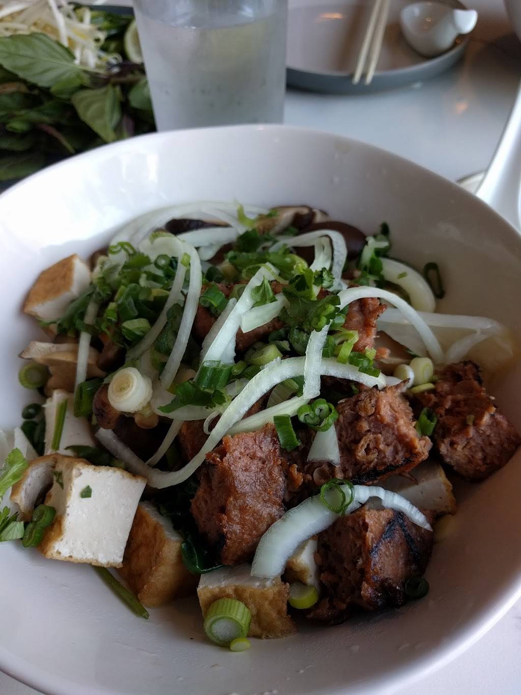 Saigon Alley Kitchen + Bar | restaurant | 1801 L St #70, Sacramento, CA 95811, USA | 9167586934 OR +1 916-758-6934