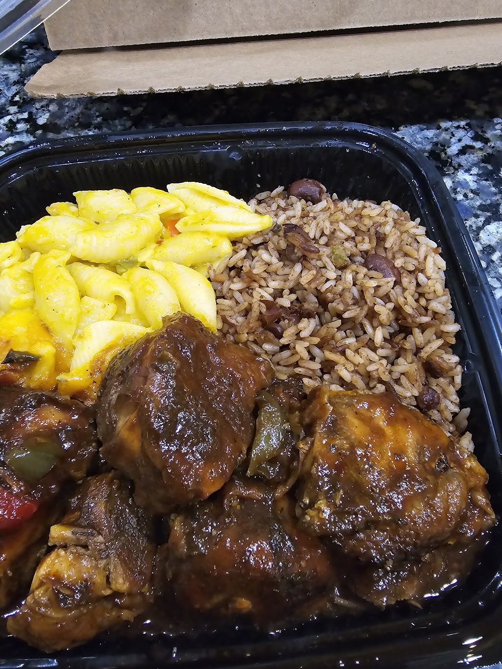Jamaican Breeze VA | restaurant | 14067 Noblewood Plaza, Dale City, VA 22193, USA | 7039279234 OR +1 703-927-9234