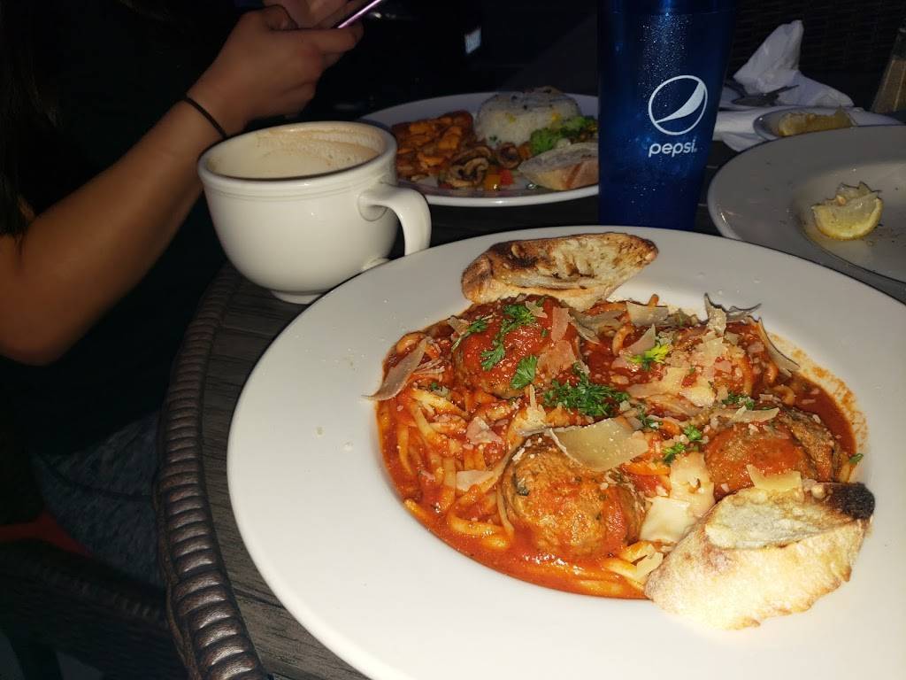 Crostini Restaurant | restaurant | 811 W Hawkeye Ave, Turlock, CA 95382, USA | 2096323665 OR +1 209-632-3665