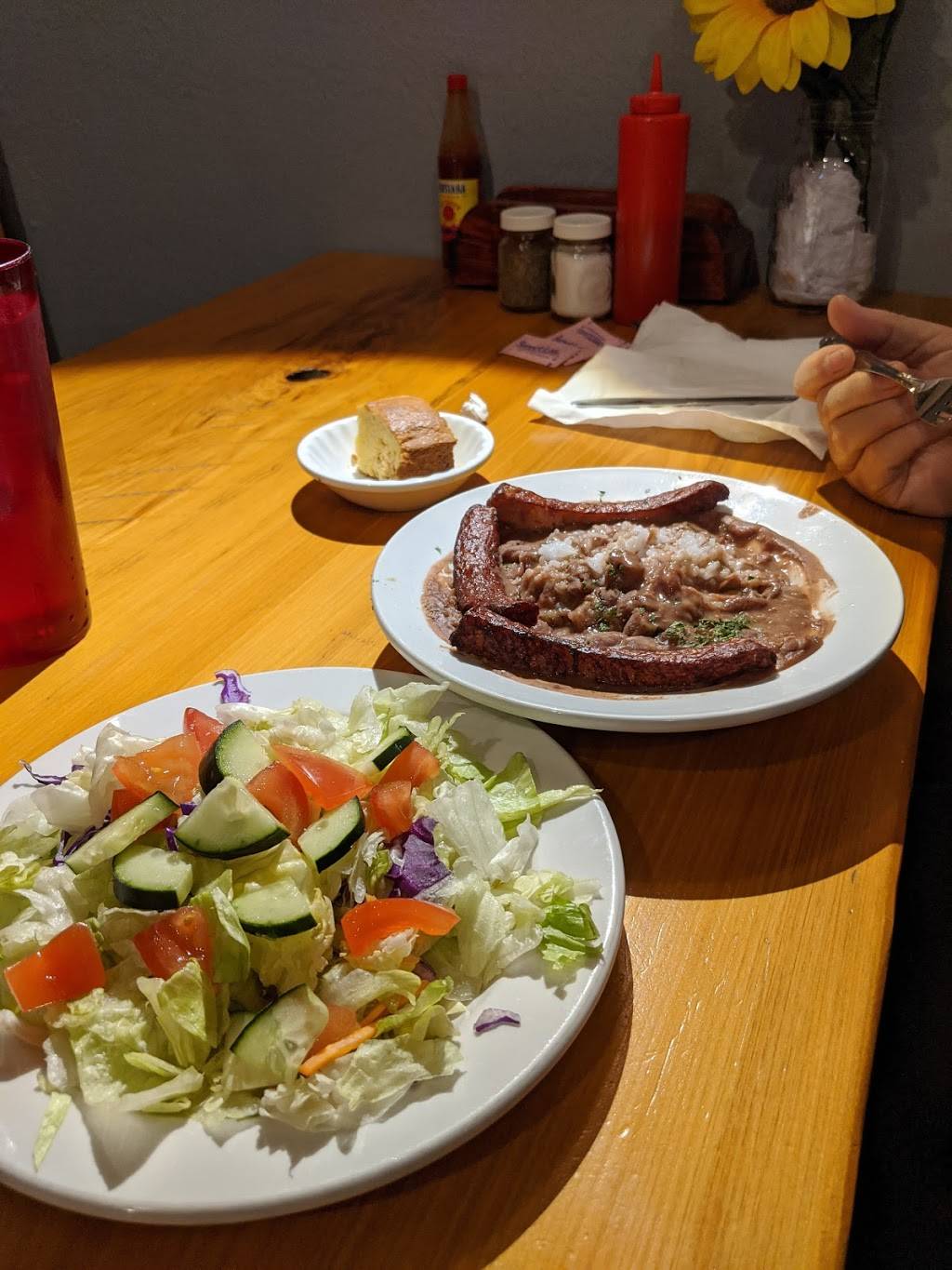 J. Ruckers House of Soul | restaurant | 140 N Baronne St, Ponchatoula, LA 70454, USA | 9854670150 OR +1 985-467-0150