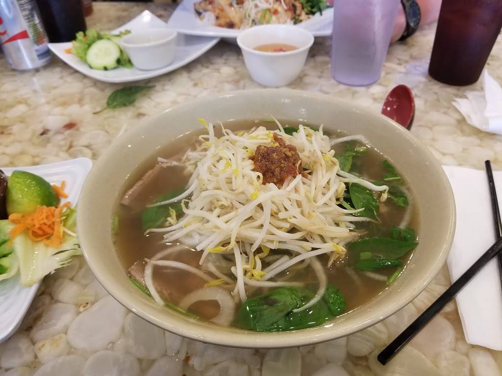 Pho Binh 59 South | restaurant | 8336 Southwest Fwy, Houston, TX 77074, USA | 7137771770 OR +1 713-777-1770