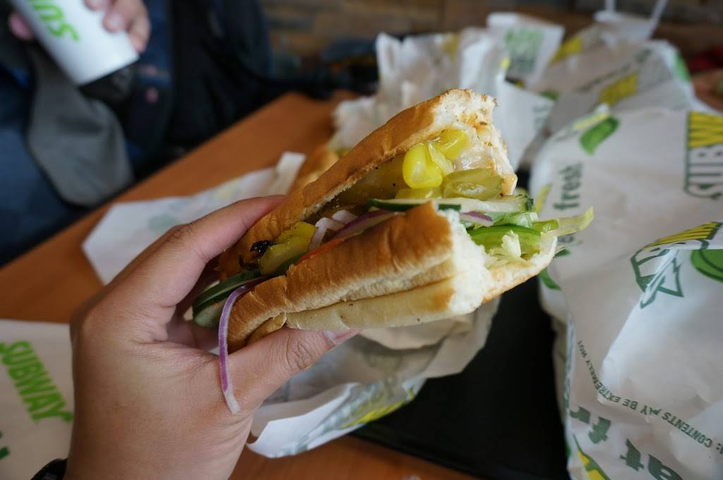 Subway Restaurants | restaurant | 2675 Geary Blvd E-103, San Francisco, CA 94118, USA | 4155677823 OR +1 415-567-7823