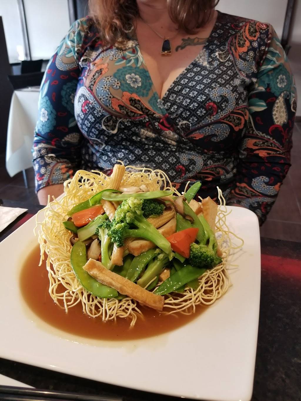 Tamarine by Quynh Nhi | restaurant | 118 Dundas St, London, ON N6A 1G1, Canada | 5196018276 OR +1 519-601-8276