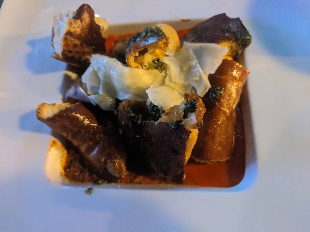 CaliBurger | restaurant | 19800 Village Center Dr STE 235, Fort Myers, FL 33913, USA | 2397906573 OR +1 239-790-6573