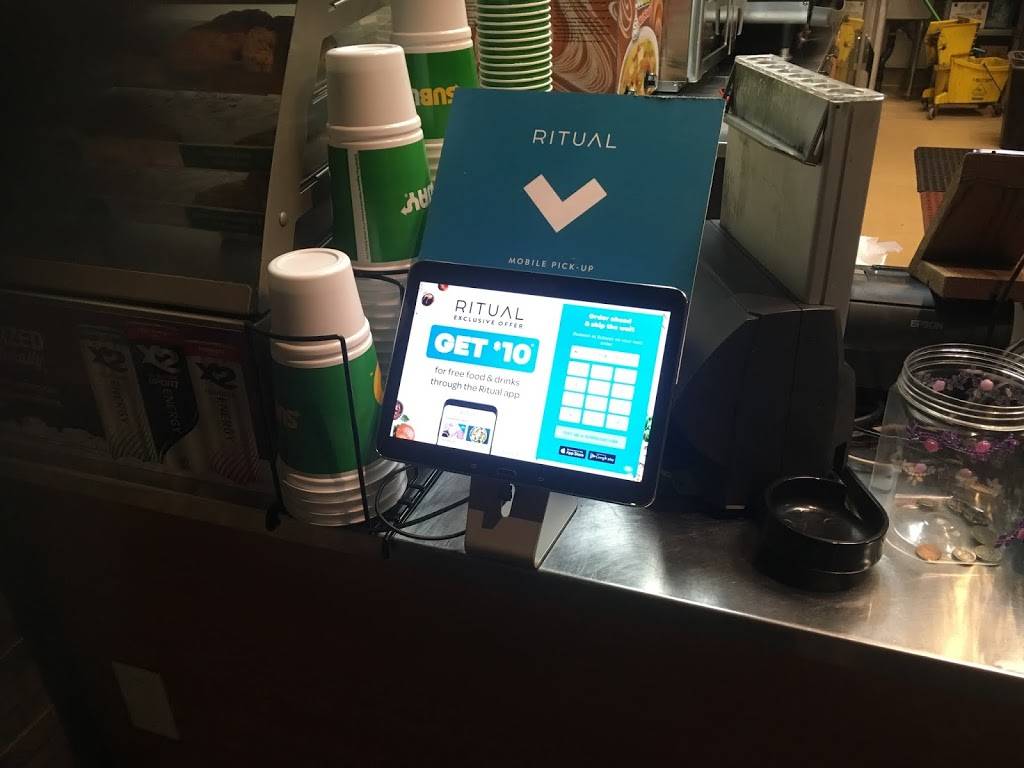 Subway Restaurants | restaurant | 2450 Colorado Ave 1st Floor, Suite 1006W, Santa Monica, CA 90404, USA | 3108283590 OR +1 310-828-3590