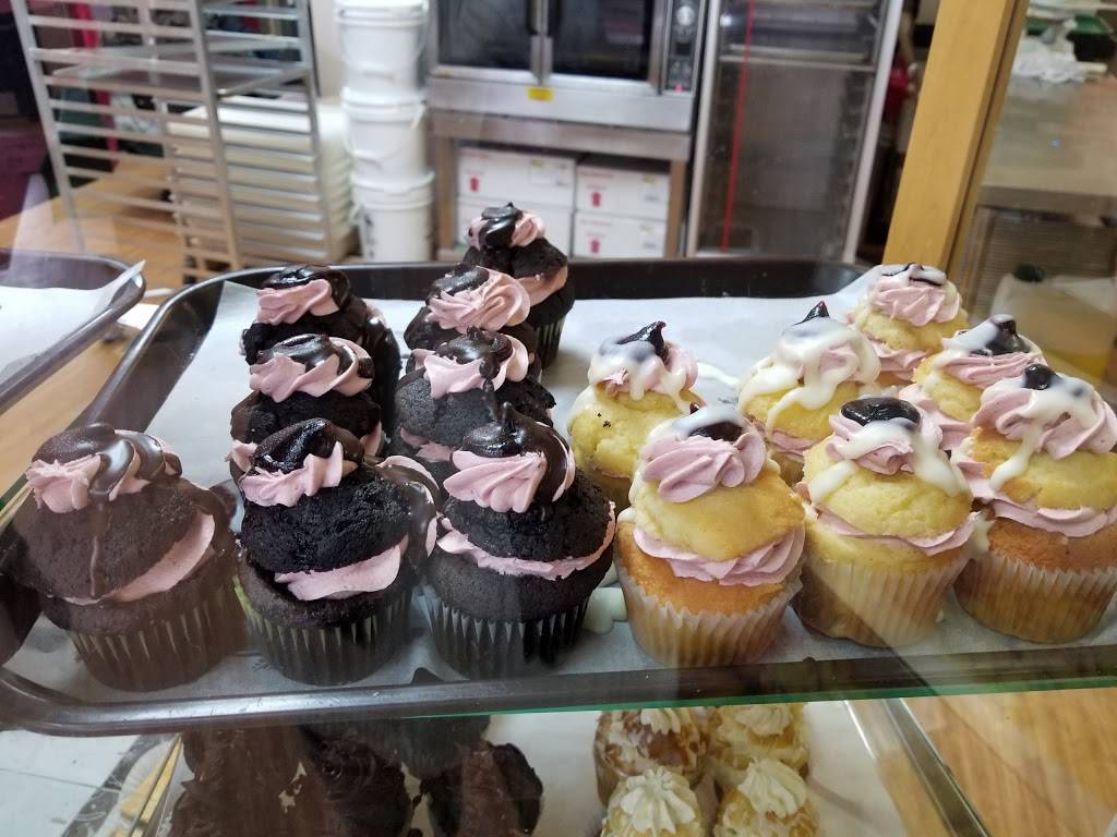 Rossis Italian Bakery | bakery | 647 US-1, York, ME 03909, USA | 2073518412 OR +1 207-351-8412