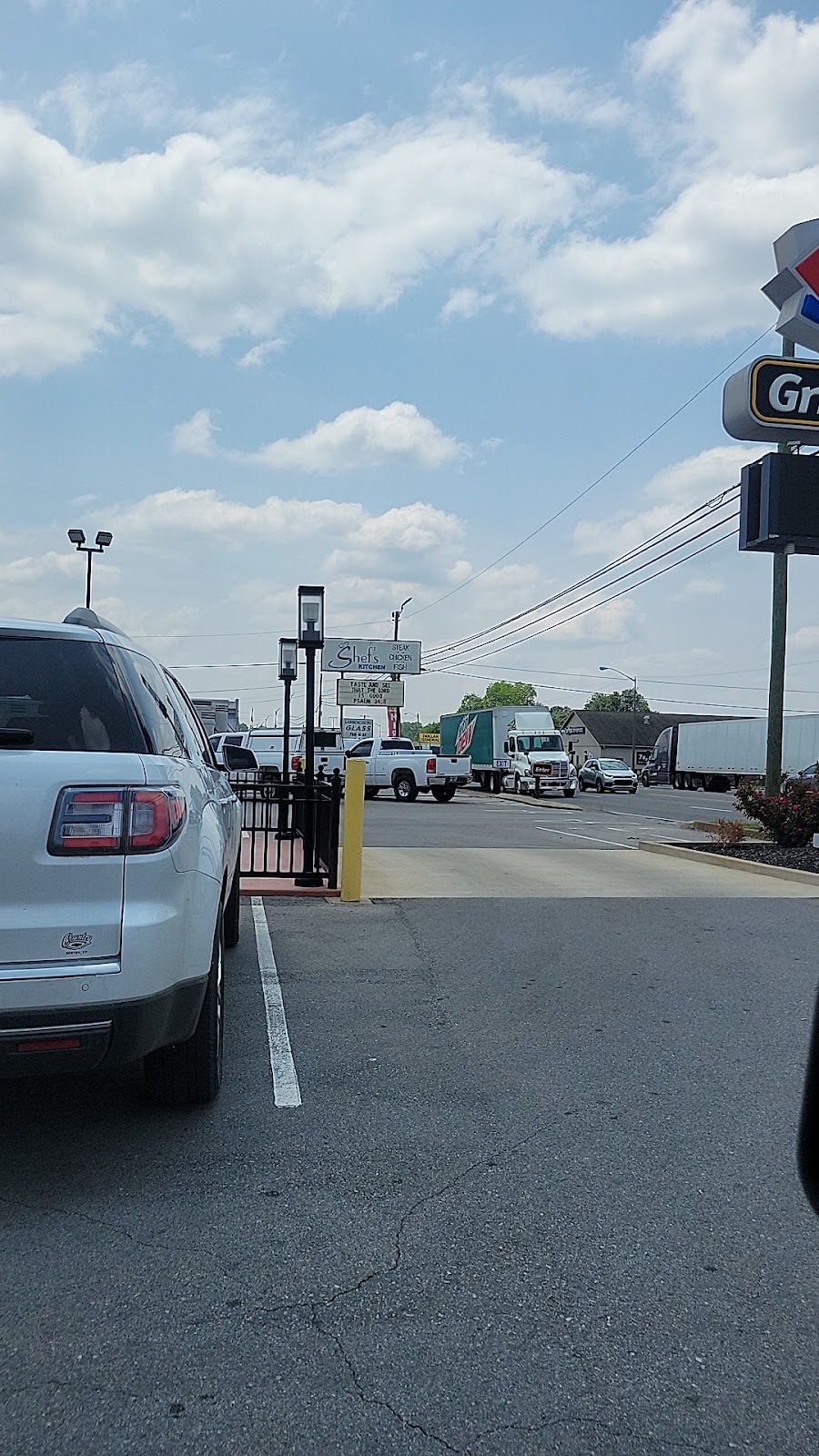 Shefs Kitchen | restaurant | 1108 N Locust Ave, Lawrenceburg, TN 38464, USA | 9312447014 OR +1 931-244-7014