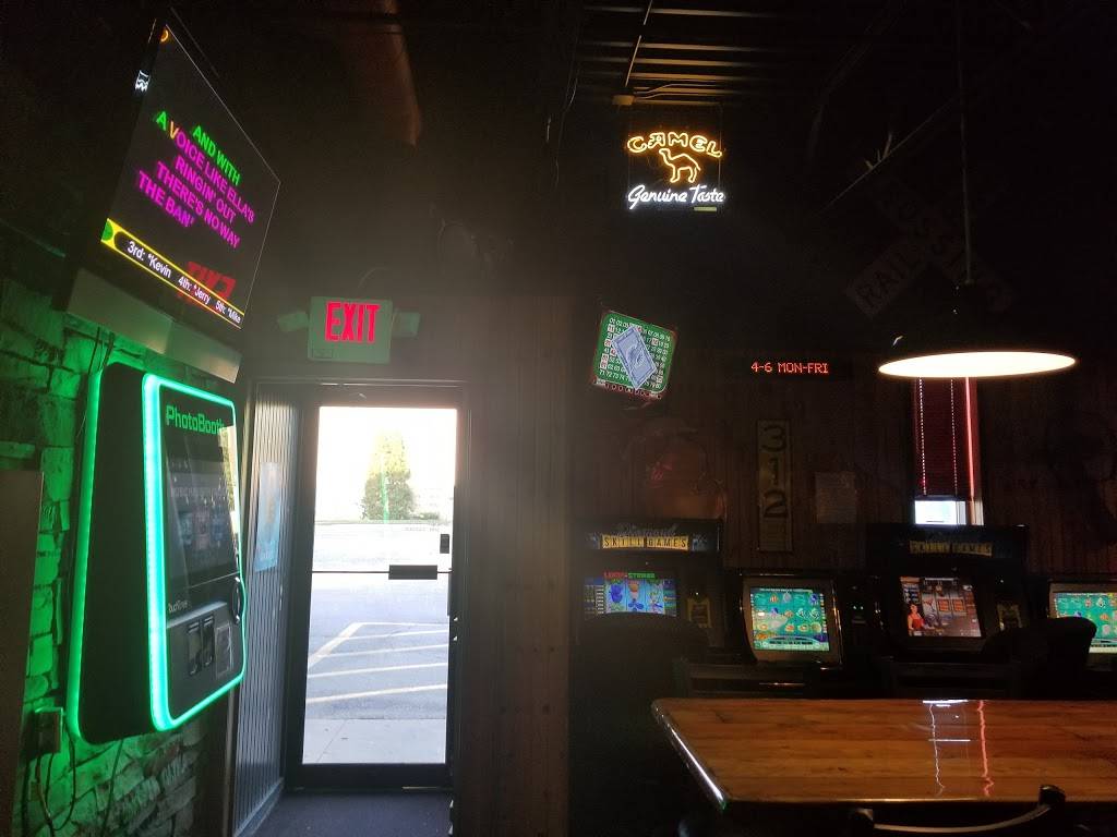 Office Bar & Grill | restaurant | 490 S Waverly Rd, Holland, MI 49423, USA | 6163944115 OR +1 616-394-4115