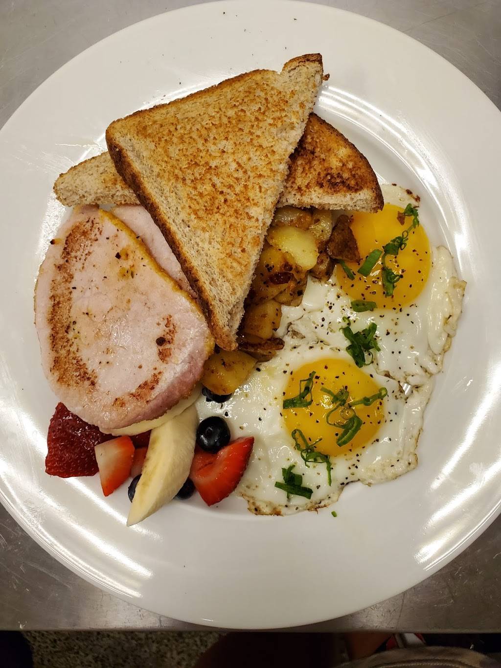 Toast On Bloor | restaurant | 3317 Bloor St W, Etobicoke, ON M8X 1E7, Canada | 4166025568 OR +1 416-602-5568