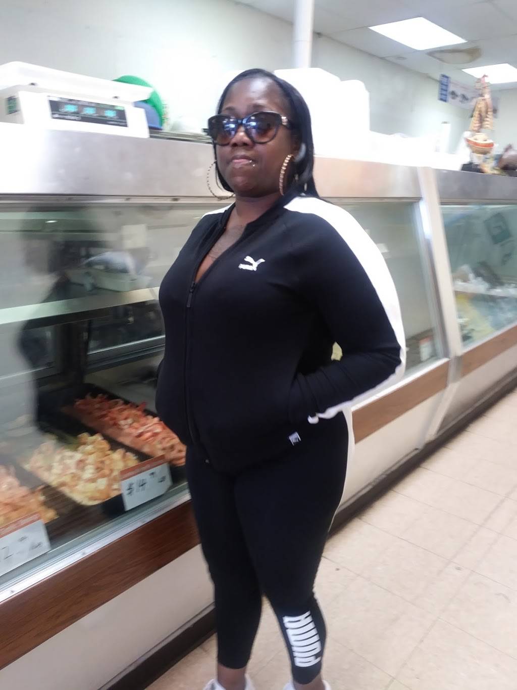 Bj seafood | meal takeaway | 4086 Lancaster Ave, Philadelphia, PA 19104, USA | 2158236968 OR +1 215-823-6968