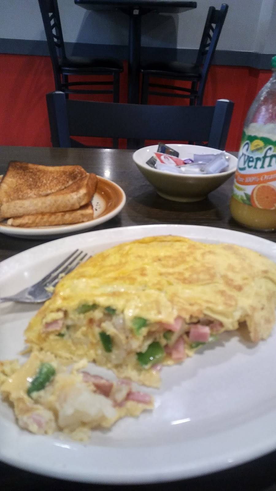 Joes Top Dog Restaurant & Bar | restaurant | 13342 Michigan Ave, Dearborn, MI 48126, USA | 3138460888 OR +1 313-846-0888