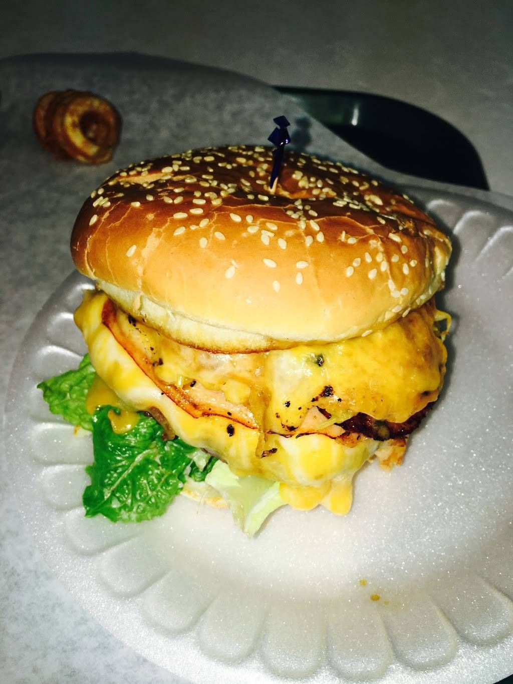 Big D Burgers | restaurant | 1005 Silverado Trail, Napa, CA 94559, USA | 7072557188 OR +1 707-255-7188