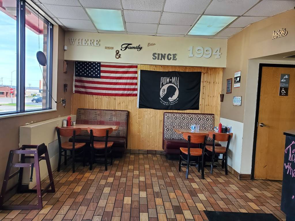 KDs of Superior | restaurant | 1706 Tower Ave, Superior, WI 54880, USA | 7153922027 OR +1 715-392-2027