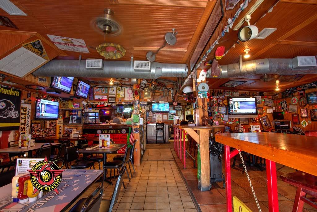 Johnnys Fillin Station | restaurant | 2631 S Ferncreek Ave, Orlando, FL 32806, USA | 4078946900 OR +1 407-894-6900