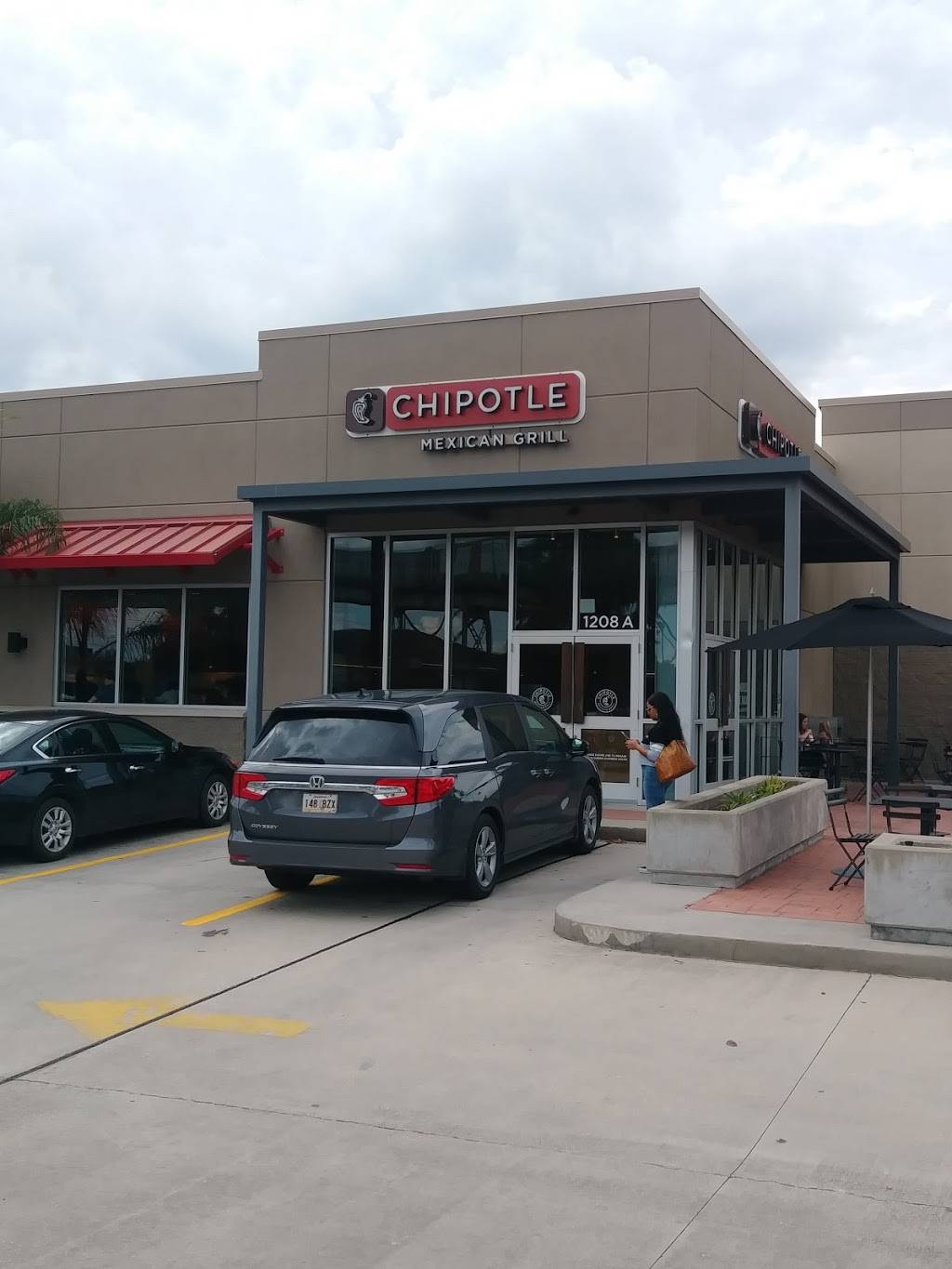 Chipotle Mexican Grill | restaurant | 1208 S Clearview Pkwy Ste A, Harahan, LA 70123, USA | 5042063978 OR +1 504-206-3978