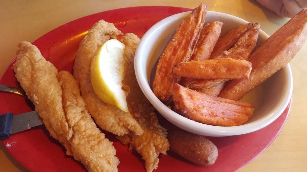 Toots Good Food & Fun Restaurant | restaurant | 860 NW Broad St, Murfreesboro, TN 37129, USA | 6158981301 OR +1 615-898-1301