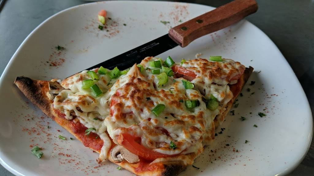 Lala Bistro | restaurant | 530 Avenue de Buckingham, Gatineau, QC J8L 1N2, Canada | 8199861676 OR +1 819-986-1676